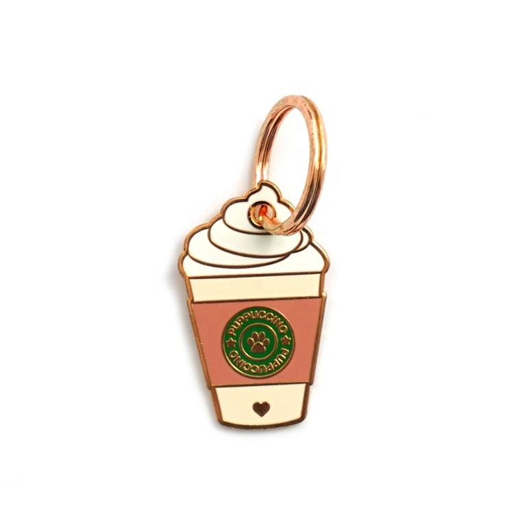 Keychain en métal conception de thé à feuilles personnalisées en émail doux en émail dur pour décoration de sacs
