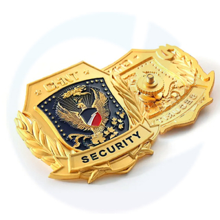 Badge en métal en or 3D CUSTO