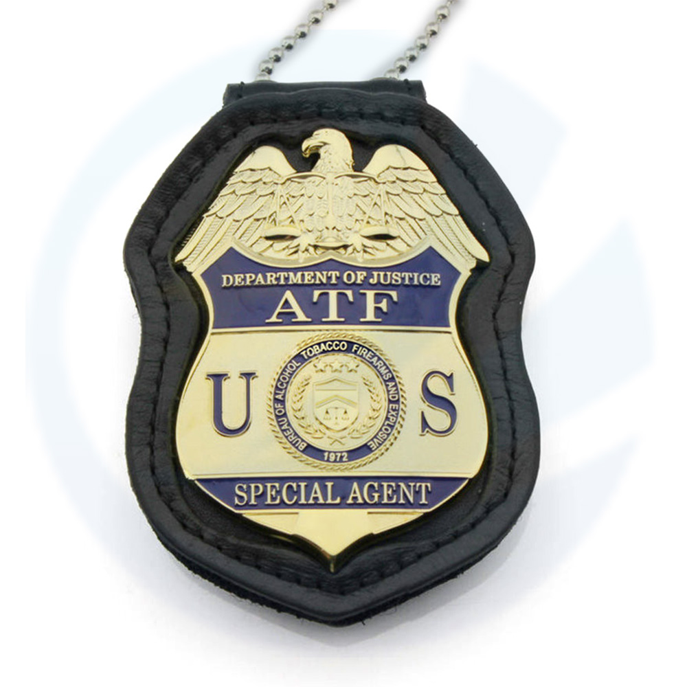 Badge métallique en alliage en zinc personnalisé de qualité personnalisée avec une chaîne de boîtier en cuir Certes de remise de prix de la ceinture de police de police soldat de police générale.