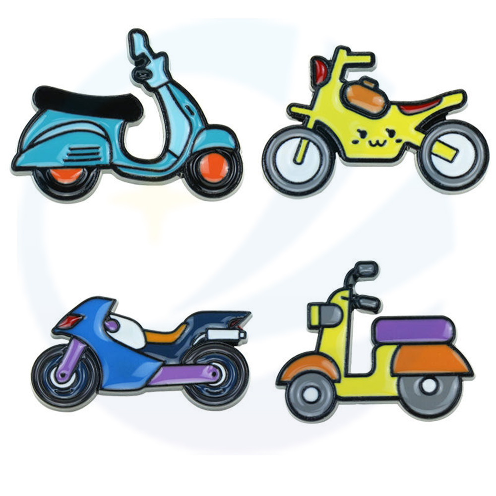 Fabricant personnalisé en émail 3D Cool Motor Bicycle Motorcycle de moto Pins Badges Brises Brises d'émail Motorbike personnalisé