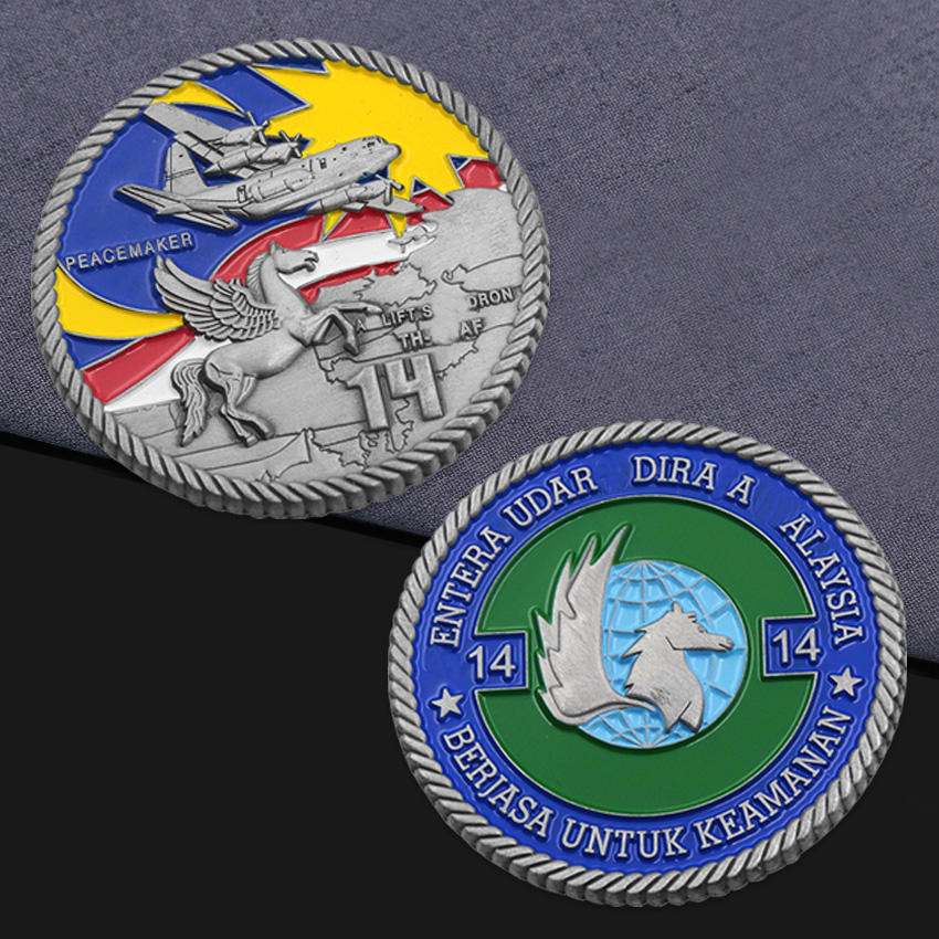 Best Quality Custom Chile Military Firefighter Zinc Alloy Brass 3D Challenge Coins Afficher les détenteurs du fabricant