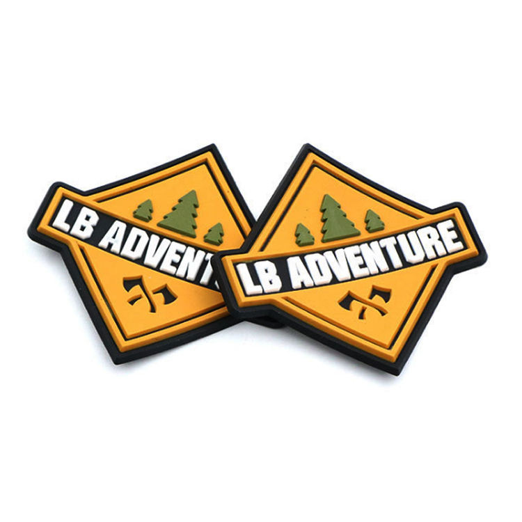 Vêtements personnalisés Couture Patch en relief 3D Logo Soft PVC Silicone Rubberge Badge