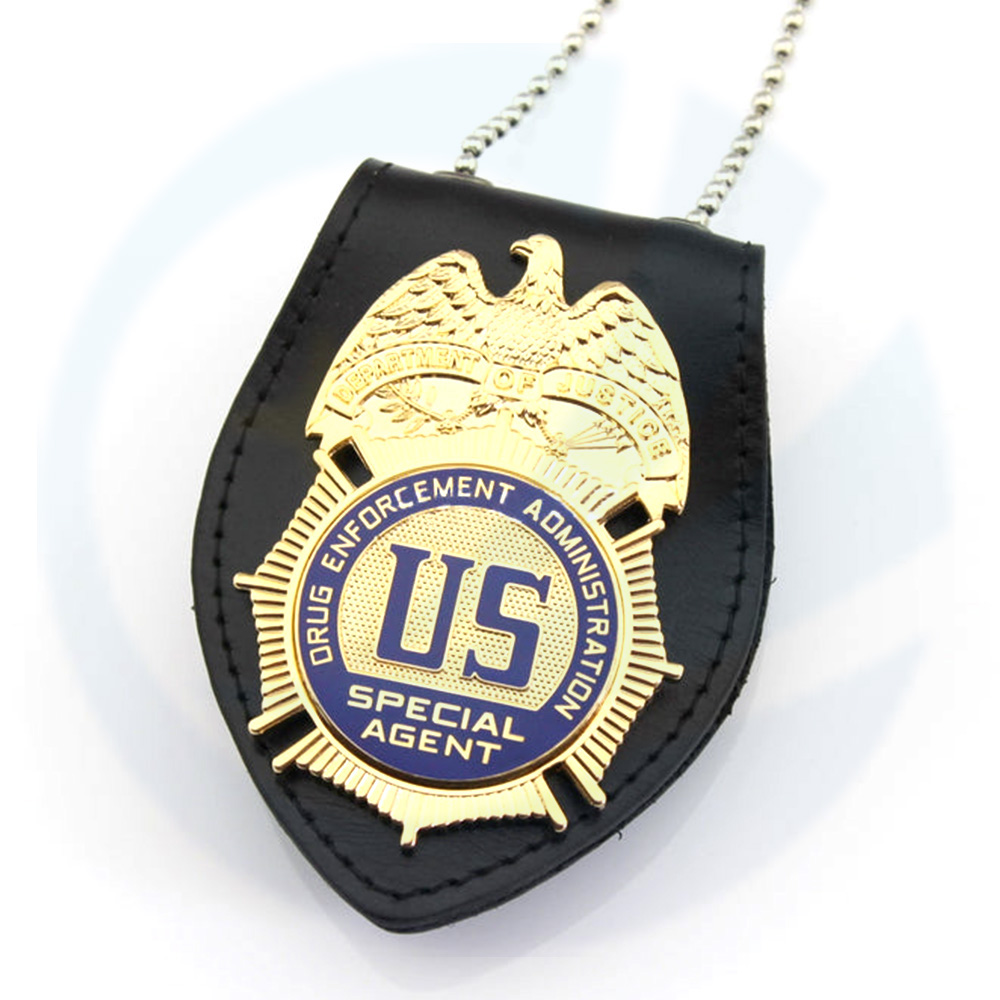 Insigne de police d'emblème en métal plaqué en or brillant sur mesure