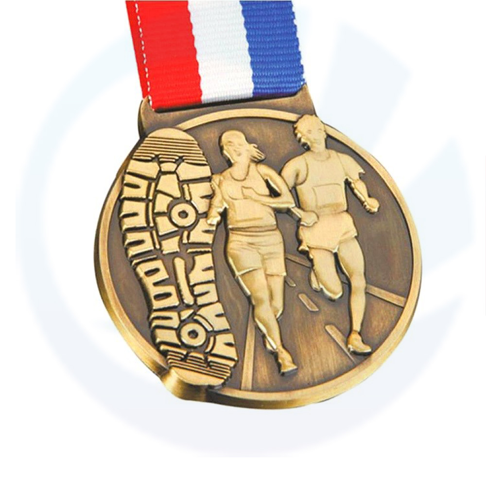 Médaille de course de soccer en métal en or personnalisé 5k avec des sports de ruban Médaille de sport personnalisée Médaille de marathon personnalisé Médailles