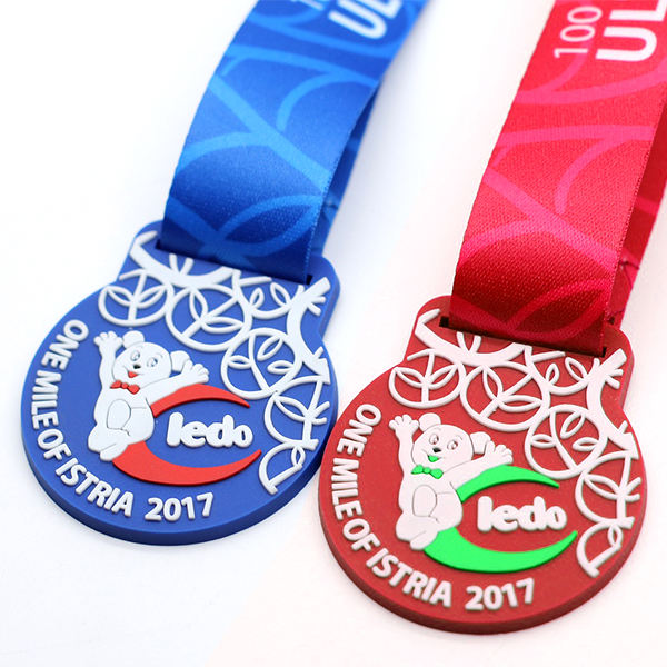 Enfants en caoutchouc de silicone personnalisés Race Médaillon Médaille de gagnant personnalisé PVC Médaille PVC No MOQ