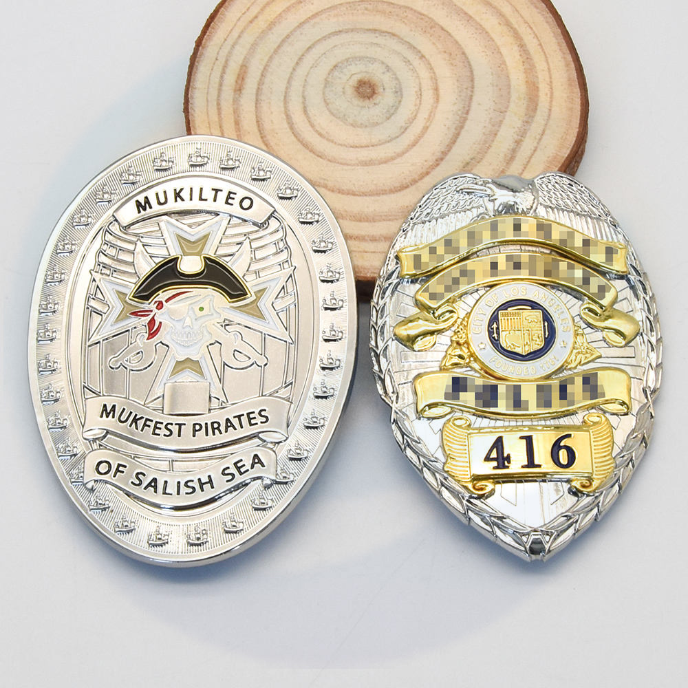 OEM Factory Prix Security Officer Badge Gold 3D Email Pin avec ensemble de cuir